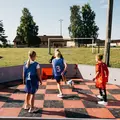 Pannabane sm&#229;banespill med gulv 5,5x5,5m Liten hel&#229;rs ballbinge for skoler